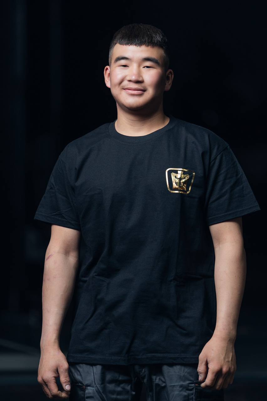 М.Бат-Отгон